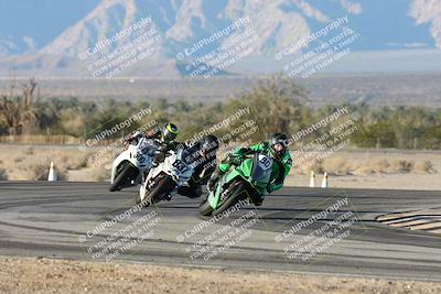 media/Dec-07-2025-CVMA (Sun) [[3e7d2de5dc]]/Race 18-Formula Twins-Formula 40 UL/